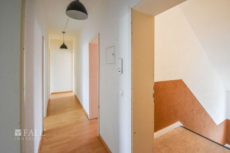 Urbanes Wohnglück mit Potenzial – Flur