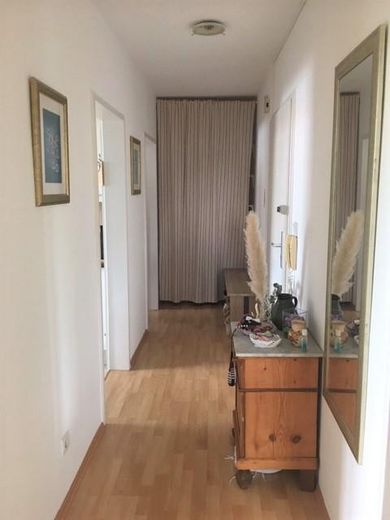 Schöne WG geeignete Wohnung mit Süd-Westbalkon – Diele
