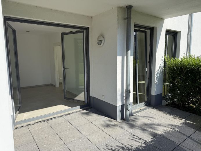 Nur 100 m vom Meer entfernt - Stilvolle 3 ZKB Wohnung mit Marken EBK u. TG Stellplatz – Terasse