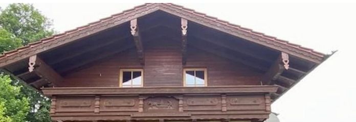 Blick v. Garten aufs Haus