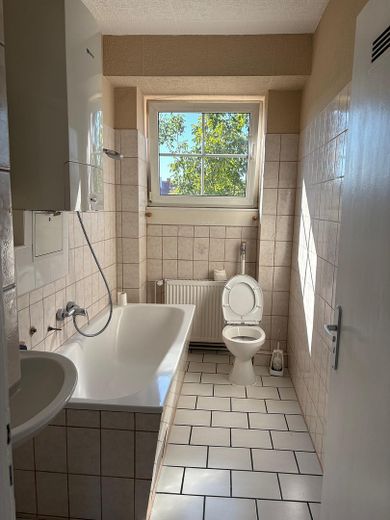 Modernized 3-room apartment with balcony, 65203 Wiesbaden-Biebrich – Photo 9
