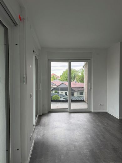 Moderne 4-Zimmer-Wohnung mit großzügiger, überdachter Terrasse/Balkon, Aufzug & Wärmepumpe – Foto 12