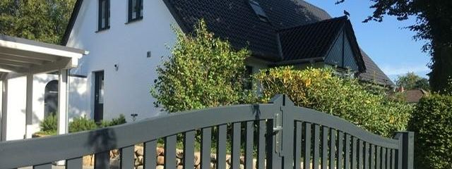 Haus mit Einfahrt