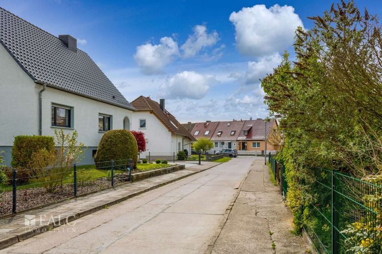 Hochwertige und sehr gepflegte DHH in Kölleda – Anliegerstraße