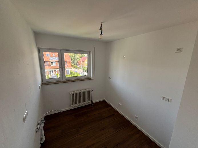 Sanierte ruhige Wohnung im Herzen von Korntal mit Garage, Balkonkraftwerk, Wallbox, 2 Sonnenbalkone – Küche