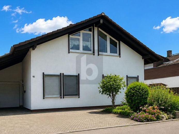 FAMILIENGLÜCK IN BESTER LAGE – Foto 1