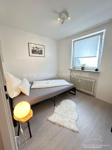 Appartement moderne meublé de 2 pièces avec une terrasse sur le toit à couper le souffle à Schwabing – d0229ea2089ad9630656cacef34a2a2d361806f3.jpg