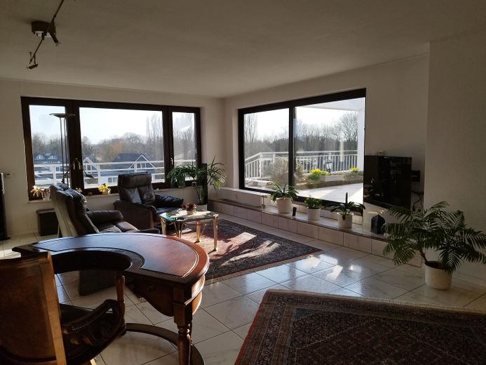 Lichtdurchfluteter Wohnbereich