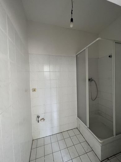 Großzügige 2-Zi Familienwohnung, 2 Bäder, zentrumsnah, sehr hell und freundlich – Duschbad