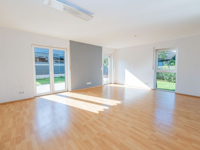 RESERVIERT - Moderne Doppelhaushälfte mit Garten in ruhiger Lage – Komfortables Wohnen auf ca. 125 m² – Foto 1