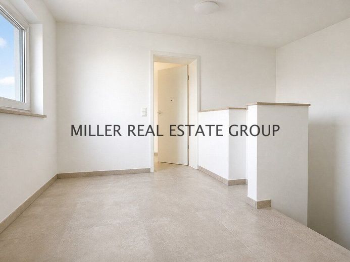 Exklusive Neubau-Dachgeschosswohnung in Ingolstadt-Unterhaunstadt - ca. 116 m², Erstbezug, KfW 55 &amp; zwei separat nutzbare Wohnbereiche! – Eingang/ Diele
