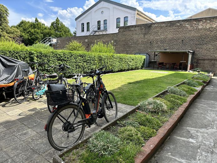 استثمار رأسمالي جذاب: شقة تمليك مُحدّثة في Westlichen Ringgebiet براونشفايغ – Fahrradstellplatz Gartenstück