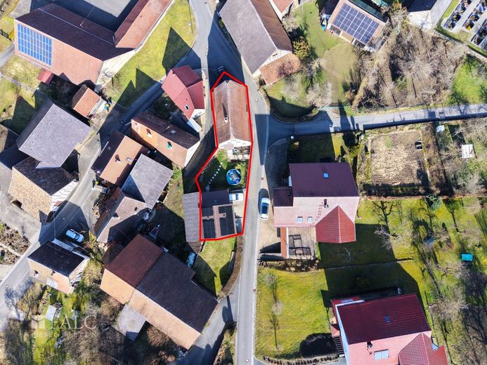 Saniertes Einfamilienhaus mit Platz für die ganze Familie! - FALC Immobilien Heilbronn – Von Oben herab
