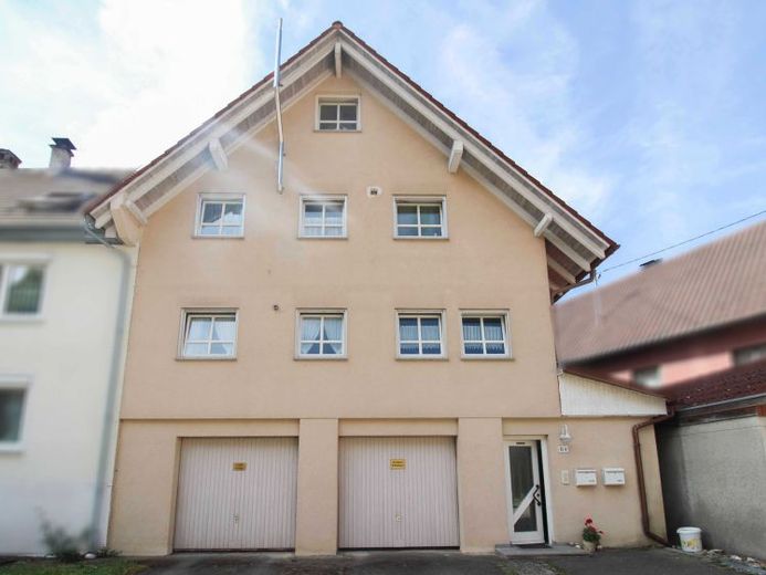 Platz für Ihre Ideen: Großzügige 3-Zimmer-Wohnung inkl. Garage zum Selbstgestalten – Foto 1