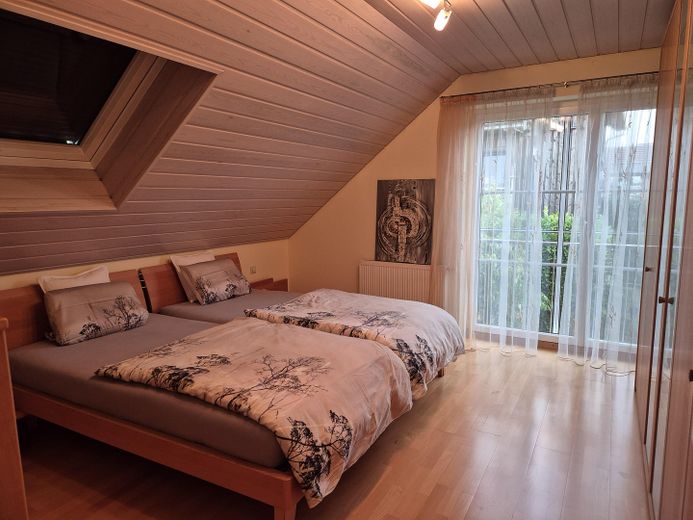 Müstakil, çok bakımlı müstakil ev – ÖZEL SATIŞ, KOMİSYONSUZ – Schlafzimmer Bild 1