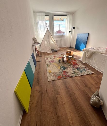 Modernisierte 4,5-Zimmer-Wohnung mit großem Balkon und Tiefgarage in Balingen – Kinderzimmer