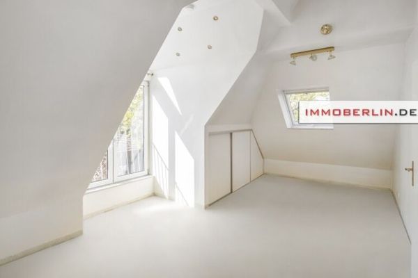 IMMOBERLIN.DE - Herrliche Aussichten! Dachgeschosswohnung mit privater Sonnenterrasse & Stellplatz