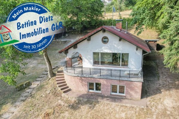 DIETZ: Eengezinswoning op een natuurrijk perceel van 2.667m² in Bad König, op een afgelegen locatie. Per direct beschikbaar!