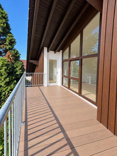 4-Zimmer-Traum mit Galeriefeeling, Fensterfront und Südbalkon – Balkon