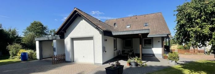 Vivir donde otros pasan sus vacaciones: amplia vivienda con dos apartamentos independientes en Polle
