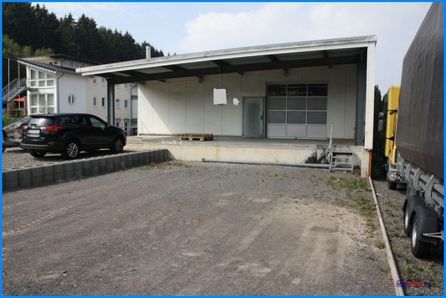 Lagerhalle, Werkstatt und zu vermieten – Laderampe