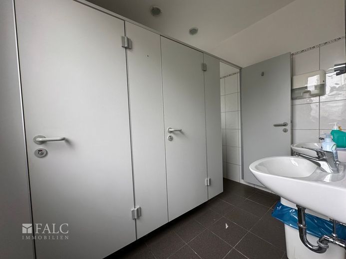 Wohn- und Bürogebäude mit Ausbaupotenzial – EG WC