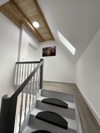 Podest zur Wohnung DG