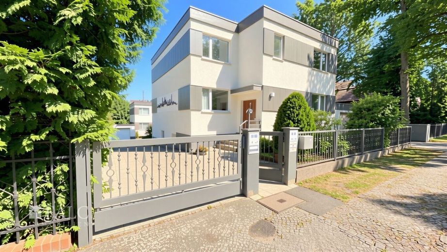Selten, aber wahr - 2 Mehrfamilienhäuser auf exklusivem Wassergrundstück – Straßenansicht Gebäude