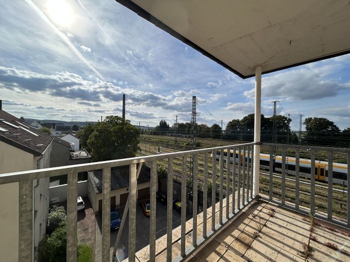 Penthouse - Kapsamlı renovasyon sonrası ilk kullanıma yakın 1 oda (yeni gibi), elektrikli cihazlar dahil – Blick Westbalkon