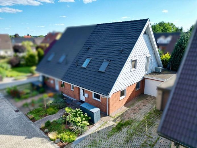 Großzügige Doppelhaushälfte wartet auf ihre neue Familie- Nur 15 Minuten bis zum Cottbuser Zentrum! – Foto 1