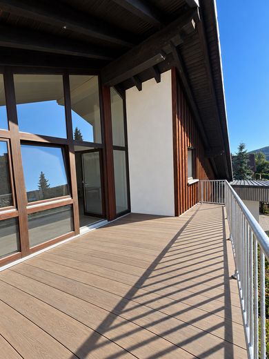 4-Zimmer-Traum mit Galeriefeeling, Fensterfront und Südbalkon – Balkon