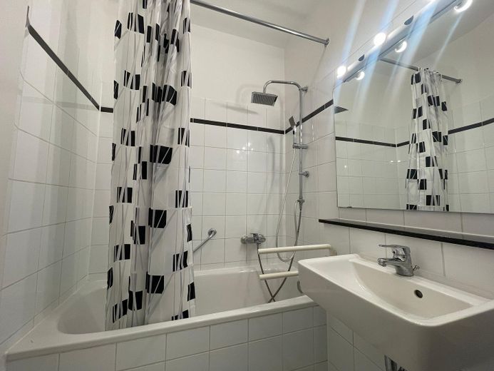 Möbliertes 1-Zimmerappartement mit Balkon in zentraler und ruhiger Lage! – फोटो 8