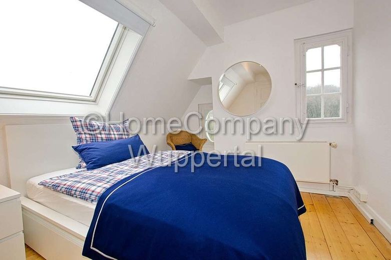 Moderne Dachgeschosswohnung mit DSL und PKW-Stellplatz in W-Ronsdorf – 076476c9c91534ae0b241b70134f5a048b351ca9.jpg