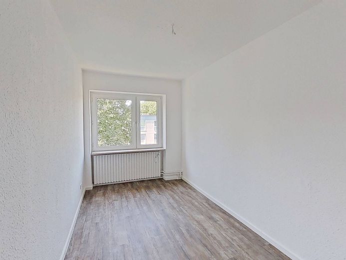 Schicke 3-Zimmer-Wohnung mit BALKON und EINBAUKÜCHE – Ansicht I: Schlafzimmer II