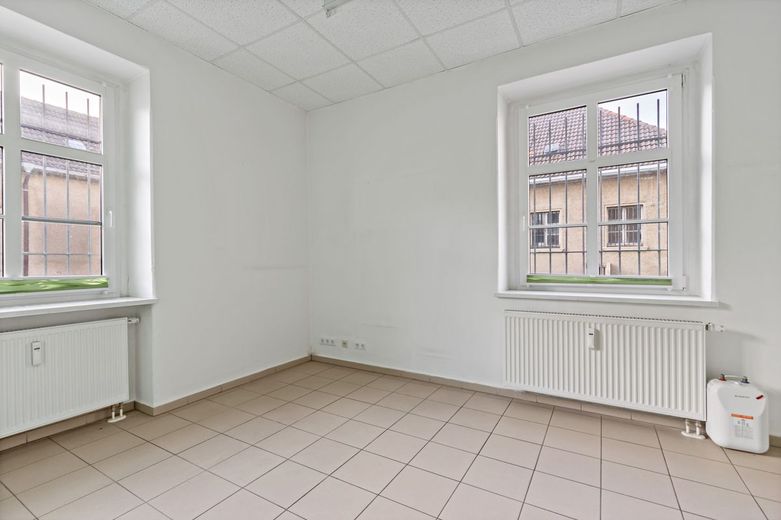 Attraktive Gewerbefläche in Leuna! – Raum