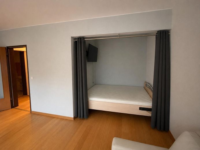 Großzügige 1-Zimmer Wohnung mit Balkon und Garage in Bornheim-Waldorf – Schlafnische