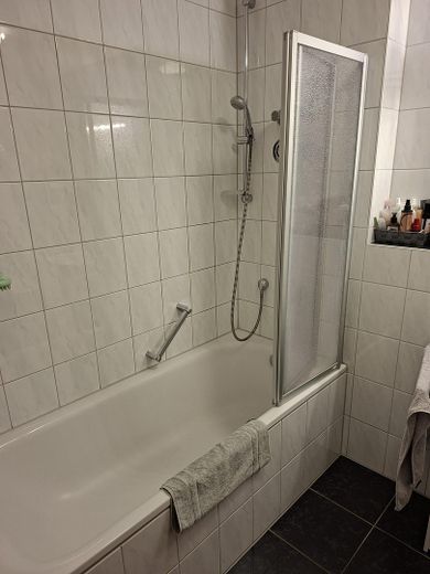 Appartamento di proprietà con terrazza, giardino e posto auto interrato – Foto 6