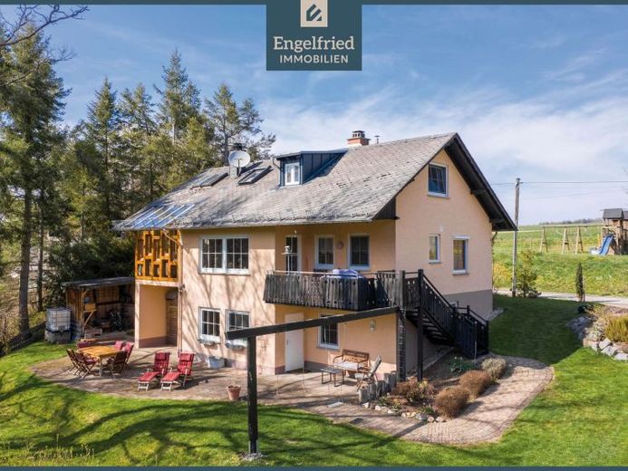 Traumhaftes Landhaus im Grünen vor einmaliger Kulisse am Waldrand mit Bachlauf – Foto 1
