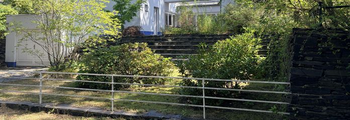 Traumhafte zeitgenössische Immobilie in der ruhigen Villenkolonie Kleinmachnow – Außenansicht Süden