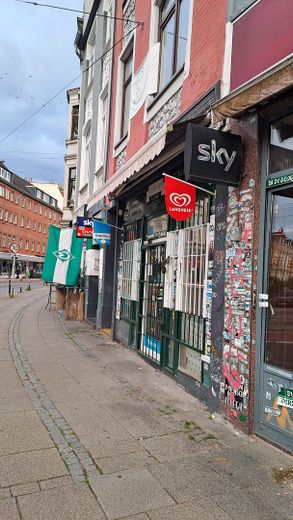 Residential and commercial building Vor dem Steintor from private owner – Laden aktuell