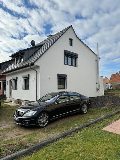 Exklusiv kernsaniertes Einfamilienhaus mit hochwertiger Ausstattung – Eingang