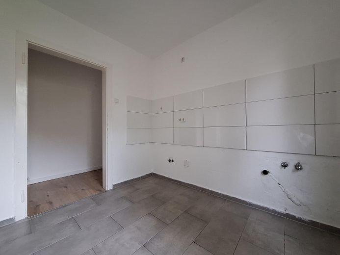 Modernisierte Wohnung mit 2,5 Zimmern, Balkon und Garten (Unterstr. 72) – Küche