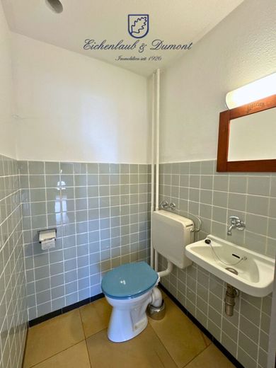 Großzügige 4 ZKB Wohnung mit Balkon &amp; Stellplatz in Dudweiler-Süd – Gäste-WC OG