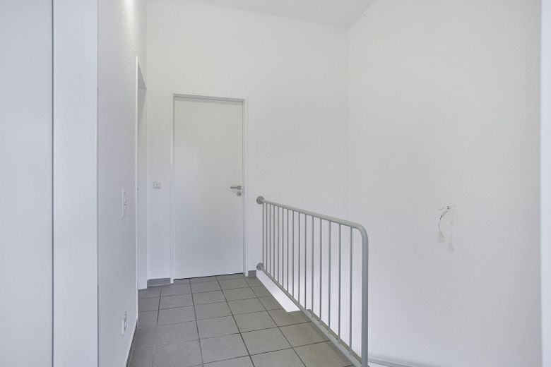 Bj. 2008 | Energieklasse B | Modernes RH mit Dachterrasse in Essen – obere Empore