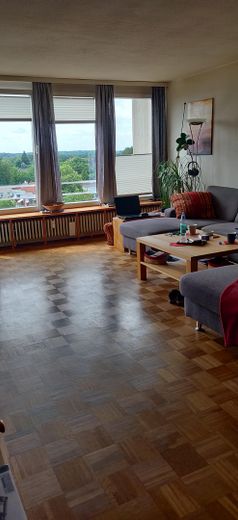 Hannover Teraslı Evinde 3 Kat Üzerine Yayılmış Muhteşem 4 Odalı Daire – Wohnzimmer