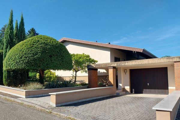 Freistehendes EFH auf über 1.000 m² - ruhig, sonnig, mit vielseitigem Untergeschoss - Nähe Freiburg