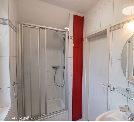 Gäste-WC mit Dusche