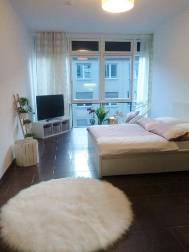 (provisionsfrei) moderne 1-Zimmer Wohnung mit Küche im Zentrum von München – Zimmer