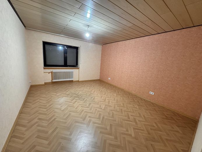 Großzügiges Einfamilienhaus mit Einliegerwohnung auf weitläufigem Eckgrundstück – Foto 12