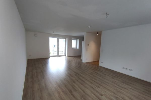 74 m² auf 2 Zimmer – A+ kernsaniert, Aufzug, EBK & Stellplatz